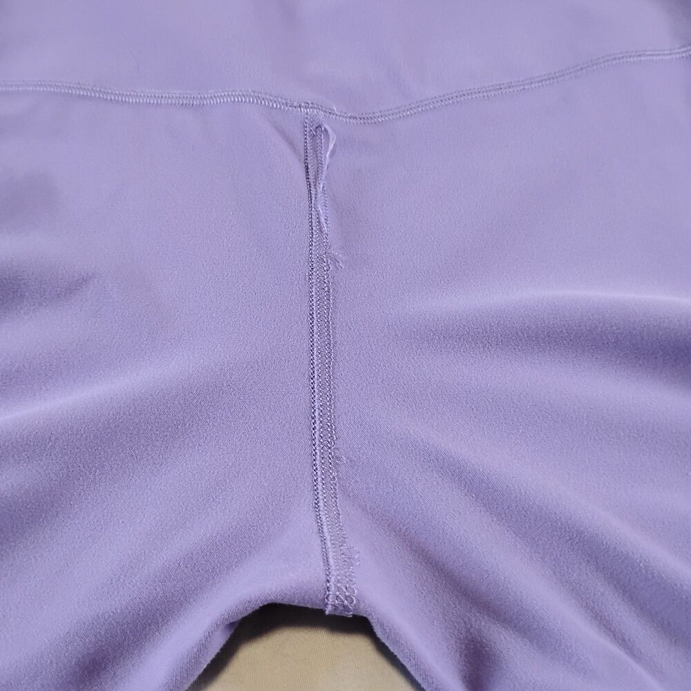 Lululemon Align High-Rise Short 6" Size 8 Dark Lavender - Picture 5 of 10